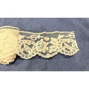 3.25 Inch Wide Floral Lace Trim Off White Sewing Upholstery Crafts 4 Yds Cottage